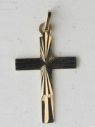 9kt Gold Pendants:  CROSS 28mm